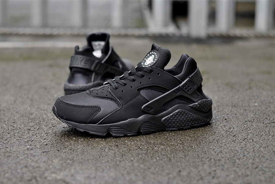 nike huarache triple nike huarache triple